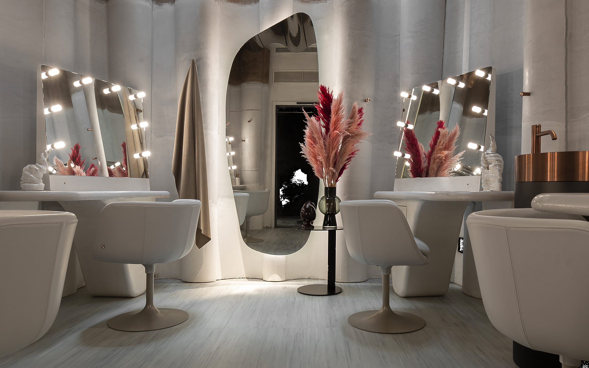 Natuzzi editorial - Natuzzi Contract restyles one of the dressing rooms of the Arcimboldi Theatre